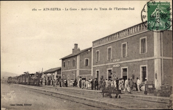 Ak Ain Sefra Algerije, treiningang in het station, spoorzijde