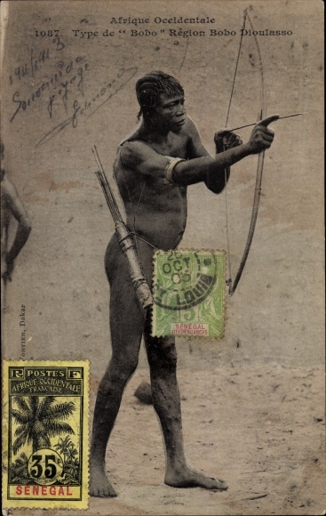 Postcard Western Africa, Type of Bobo, Region Bobo Dioulasso, Jäger mit Bogen, Pfeile