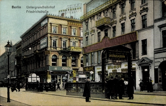 KP Berlin Mitte, obszar przy wejściu do stacji metra Friedrichstraße