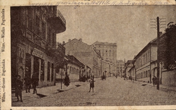 KP Wilno Wilno Litwa, widok z ulicy, Wielka Pogulanka, architektura, ludzie na ulicy