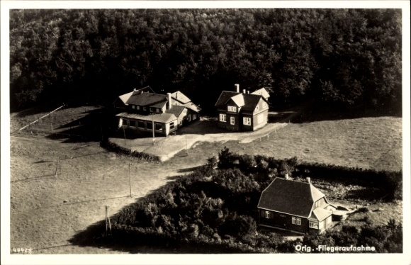 Ak Breungeshain Schotten in Hessen, Hoherodskopf, Luftaufnahme von Gaststätten,  W. Bender, Waldg