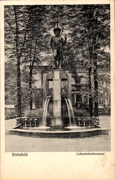Ak Bielefeld in Nordrhein Westfalen,  Leineweberbrunnen, Statue, Brunnenanlage