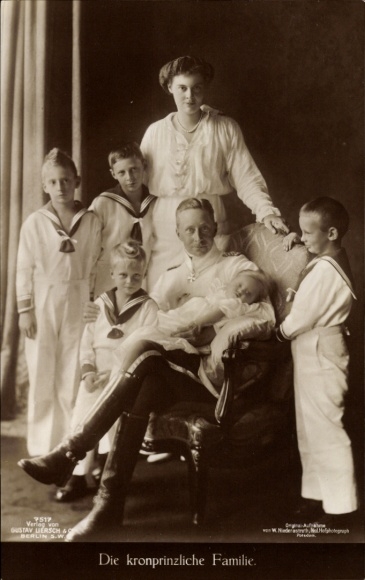 Ak Kronprinz Wilhelm von Preußen, Kronprinzessin Cecilie, Prinzen, Prinzessin Alexandrine