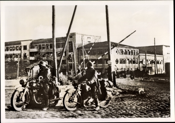 Photo Heinrich Hoffmann, Rostow am Don Russia, German motorcyclists, Wehrmacht, July 1942
