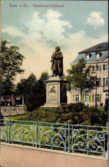 Bonn am Rhein, Beethoven monument, statue, green area, fence