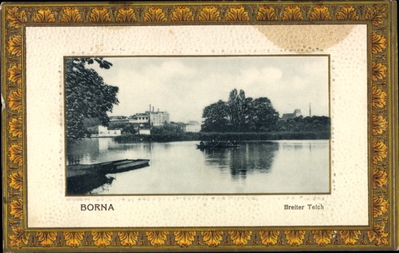 Ak Borna in Sachsen, Schwarz-Weiß-Bild, Flussansicht, Bäume, Gebäude, Boot