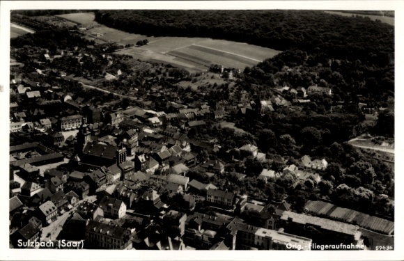 KP Sulzbach w Kraju Saary, widok z lotu ptaka na Sulzbach, domy, pola, las