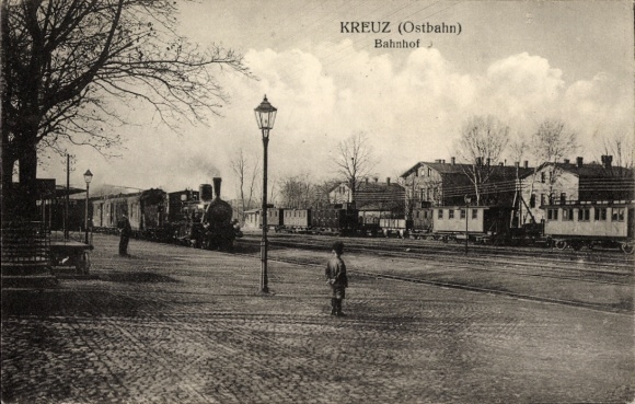 Ak Krzyż Wielkopolski Kreuz an der Ostbahn Posen, Bahnhof, Dampflokomotive