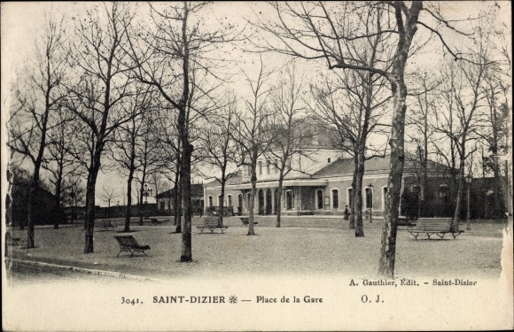 Postcard Saint Dizier Haute Marne, Place de la Gare