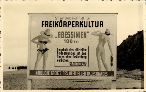 Foto Ak Wenningstedt auf Sylt, Strandabschnitt für Freikörperkultur Abessinien, Informationstafel