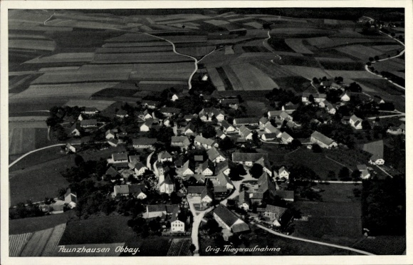 Ak Paunzhausen in Oberbayern, Luftaufnahme eines kleinen Ortes, ländliche Umgebung, Gebäude