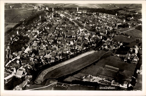 Ak Dinkelsbühl in Mittelfranken, Luftaufnahme von  Stadtansicht,  Architektur