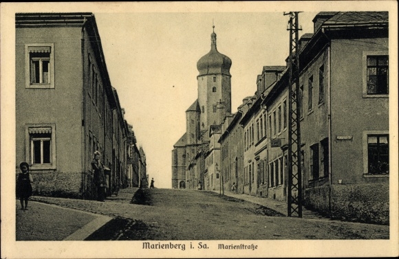 Postcard Marienberg in the Erzgebirge of Saxony, Marienstrasse, church