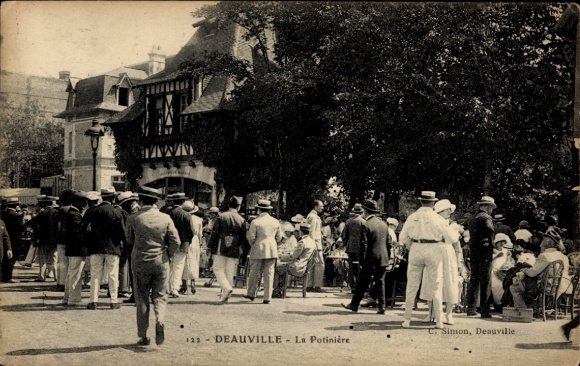 CPA Deauville La Plage Fleurie Calvados, Potinière