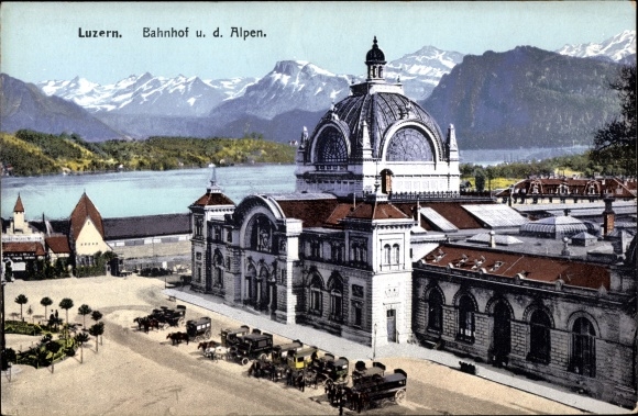 Ak Luzern, Bahnhof und die Alpen
