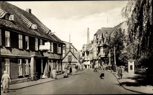 Postcard Lübz in Mecklenburg-Western Pomerania, Ernst Thälmann Strasse