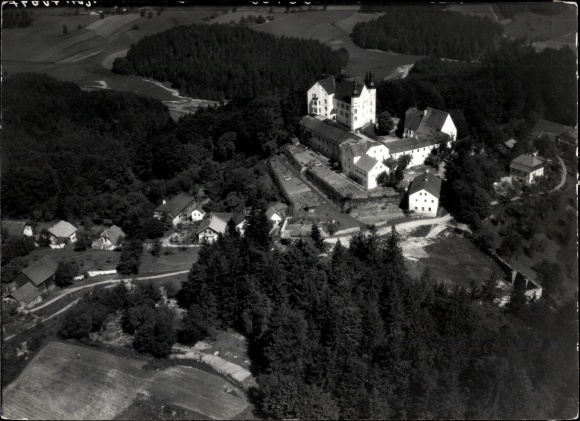 Ak Tittling im Dreiburgenland Niederbayern, Schloss Englburg, Fliegeraufnahme