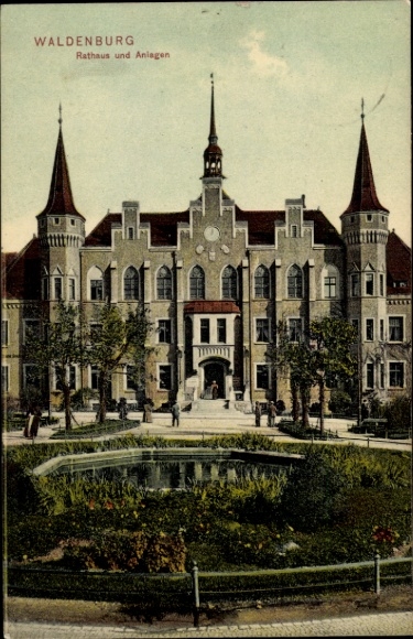 Postcard Waldenburg in Saxony, town hall, grounds, buildings, garden, people, lakes, towers, architecture