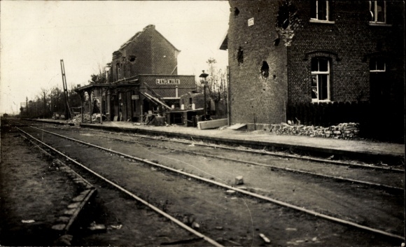foto Ak Langemarck Langemark Poelkapelle West-Vlaanderen, treinstation, oorlogsschade, I.WK