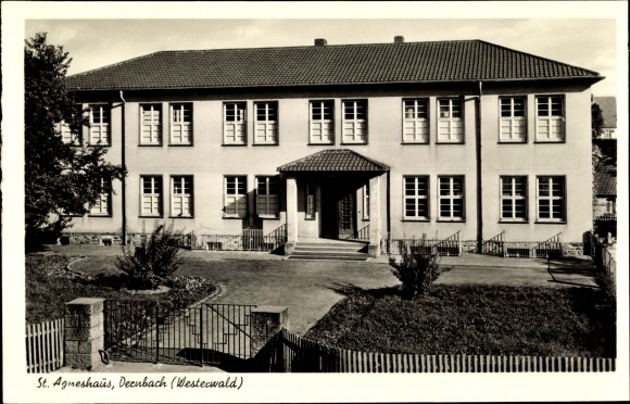 Ak Dernbach im Westerwald, St. Agneshaus, Kindergarten und Nähschule