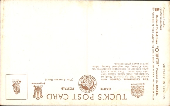 Artist Postcard Payne, Harry, Coldstream Guards changing Sentries outside Buckingham Palace, Tuck