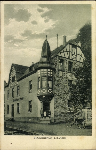 Ak Brodenbach an der Terrassenmosel, Gasthof zur Traube, Inh. Jos. Kläser, Erker