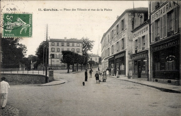 Postcard Garches Hauts de Seine, Place des Tilleuls, Rue de la Plaine, restaurant