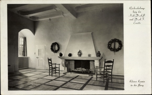 Postcard Erwitte NRW, Reichsschulungsburg of the NSDAP and DAF, small fireplace in the castle