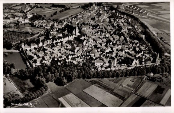 Ak Dinkelsbühl, Fliegeraufnahme, Häuser, Kirche