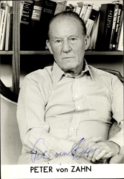 Postcard radio and television journalist Peter von Zahn, portrait, autograph