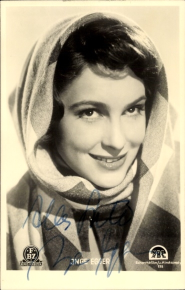Postcard actress Inge Egger, portrait, FBZ Verlag, headscarf, autograph