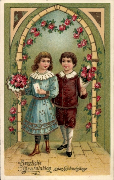 Postcard Happy Birthday, couple under the rose arch