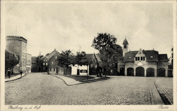 KP Bedburg an der Erft, widoki nastrojowe, ulica ze starymi budynkami, architektura