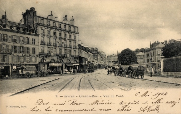 Postcard Sèvres Hauts de Seine, Grande Rue, vue du Pont