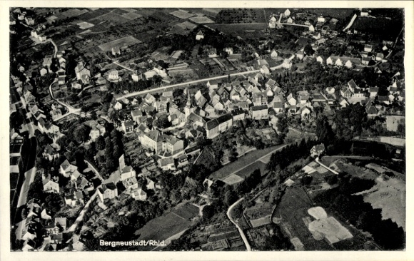 Ak Bergneustadt im Bergischen Land, Fliegeraufnahme