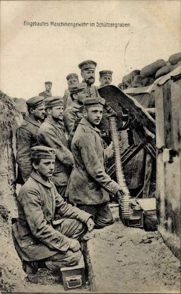 Postcard Dresden Schönfeld Weißig, soldiers with machine gun in the trench