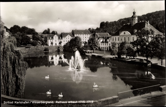 Postcard Bad Karlshafen on the Weser, town hall built in 1715, swan pond