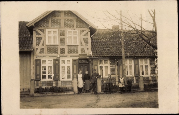Photo Postcard Rugensee Lübstorf in Mecklenburg, people in front of an action, Maggi advertising sign