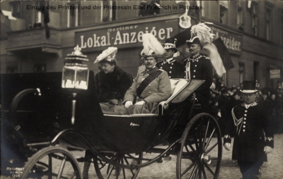 Ak Potsdam, Intocht van Prins Eitel Friedrich, Sophie Charlotte van Oldenburg, Koets, Am Alten Markt 3