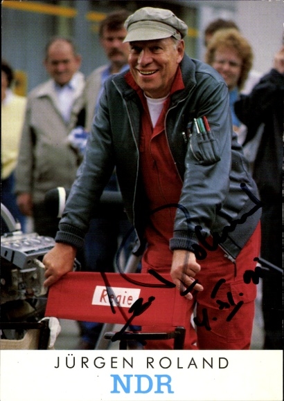 Postcard film director and actor Jürgen Roland, standing portrait, director's chair, autograph