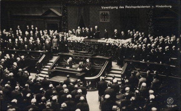Ak Vereidigung des Reichspräsidenten von Hindenburg 1925 im Reichstag, Politiker, Weimarer Republik
