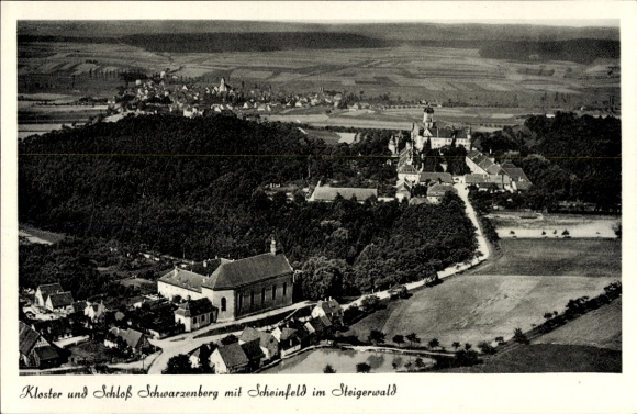 Ak Scheinfeld Mittelfranken, Luftaufnahme, Kloster und Schloss Schwarzenberg, grüner Wald, umlieg