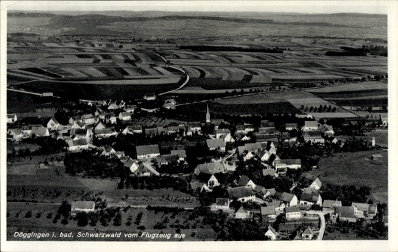 Ak Döggingen Bräunlingen in Baden Württemberg, luchtfoto van het Zwarte Woud, landelijke omgeving