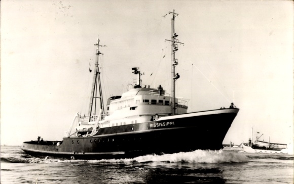 Postcard Dutch tug Mississippi