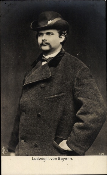 Ak König Ludwig II von Bayern, Portrait im Mantel