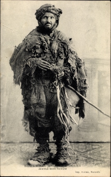 Ak Souvenir d'Orient 1914-18, Mendiant Serbe, Serbischer Bettler, Kleidung aus Lumpen, I. WK