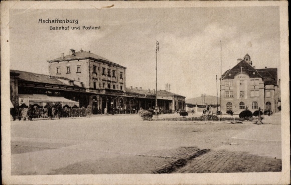 Ak Aschaffenburg in Unterfranken, Bahnhof, Postamt