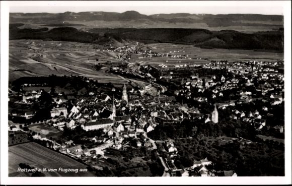 Ak Rottweil am Neckar, Luftaufnahme von  Kirche, Altstadt, umgebende Landschaft