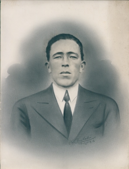 Photo Combalie, Henri, Toulouse, portrait photography, man, suit, tie