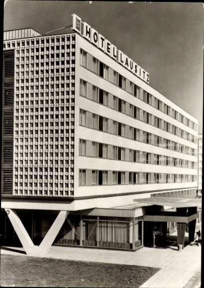 Postcard Cottbus in Niederlausitz, Hotel Lausitz, exterior view